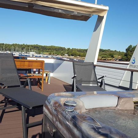House Boat - Floating House Sofia 호텔 PUY 외부 사진