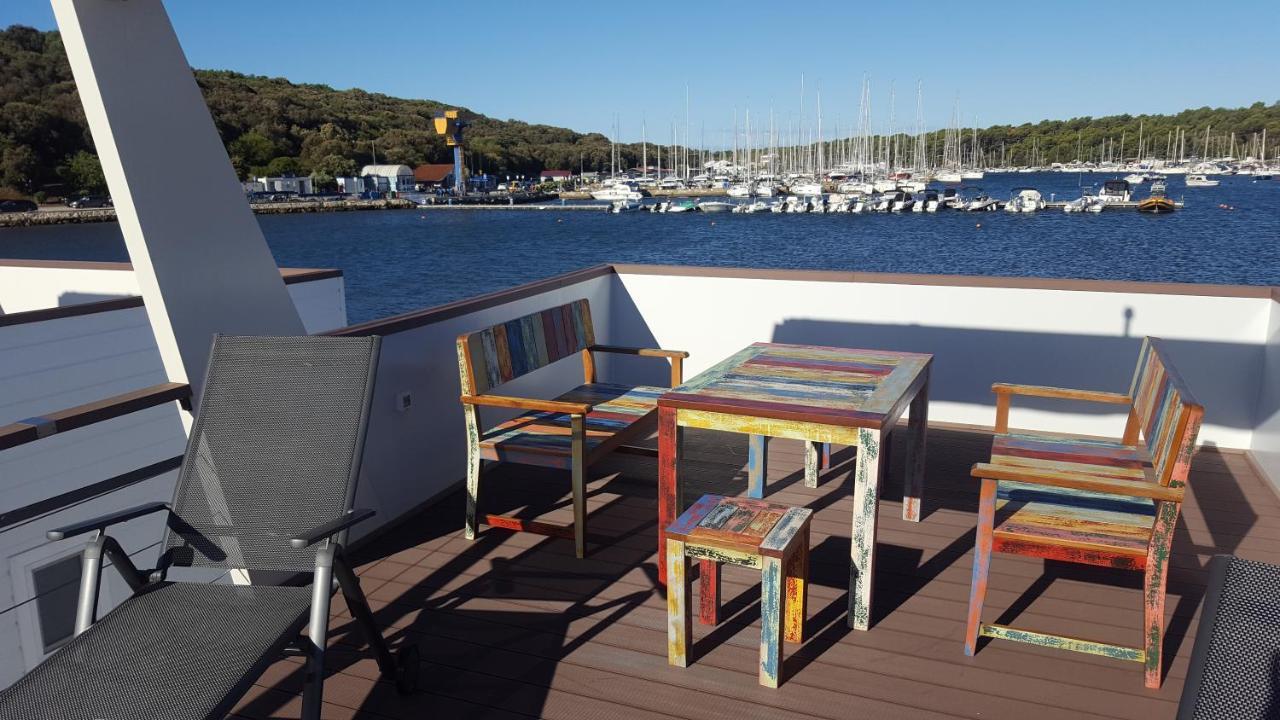House Boat - Floating House Sofia 호텔 PUY 외부 사진