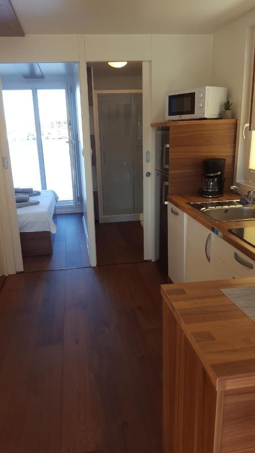 House Boat - Floating House Sofia 호텔 PUY 외부 사진