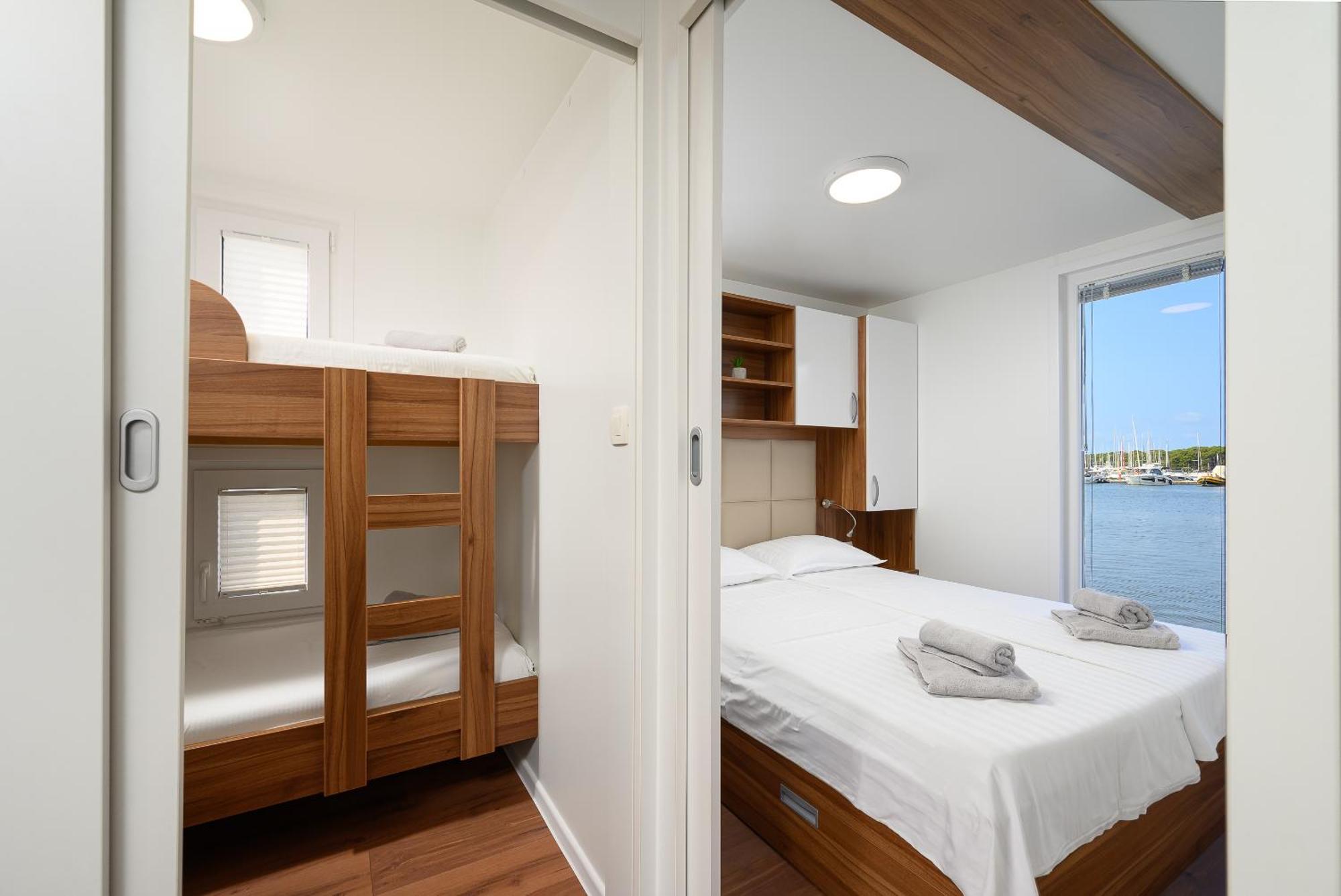 House Boat - Floating House Sofia 호텔 PUY 외부 사진
